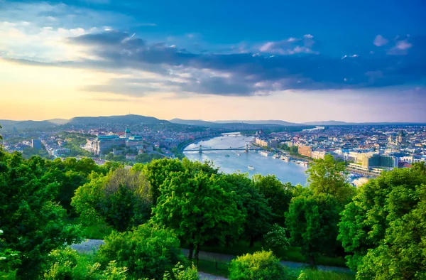 Uitzicht Langs Donau Van Boedapest Hongarije Vanaf Gellert Hill Bij — Stockfoto