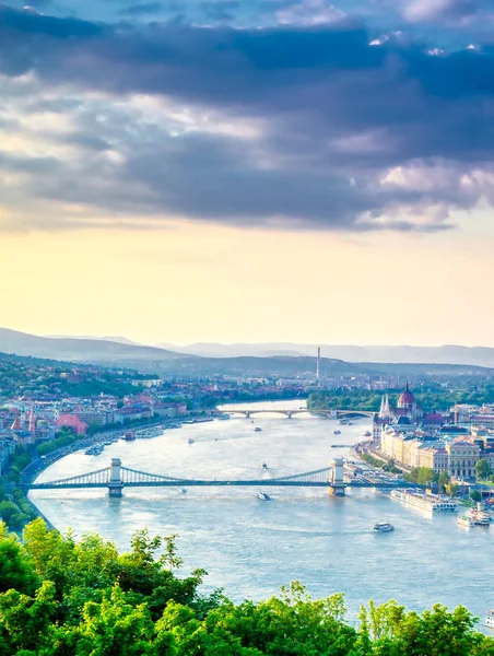 Utsikt Längs Donau Budapest Ungern Från Gellert Hill Vid Solnedgången — Stockfoto