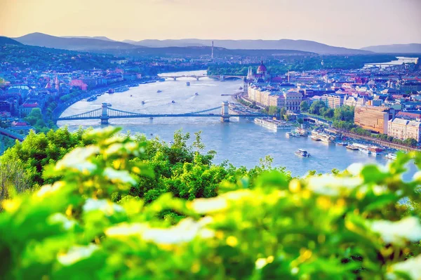 Uitzicht Langs Donau Van Boedapest Hongarije Vanaf Gellert Hill Bij — Stockfoto