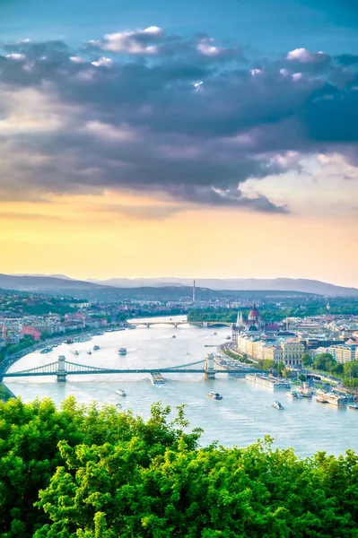 Kilátás Dunára Budapesten Gellért Hegyről Naplementekor — Stock Fotó