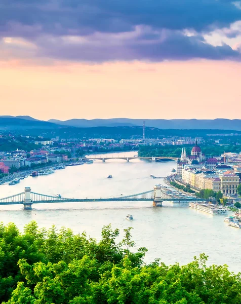 Utsikt Längs Donau Budapest Ungern Från Gellert Hill Vid Solnedgången — Stockfoto