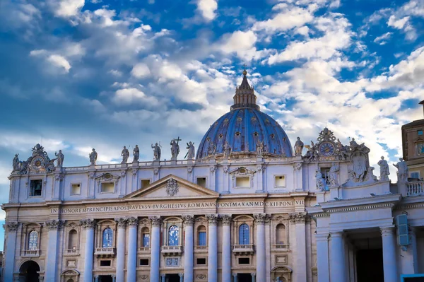 Peterskyrkan Och Peterstorget Ligger Vatikanstaten Nära Rom Italien — Stockfoto