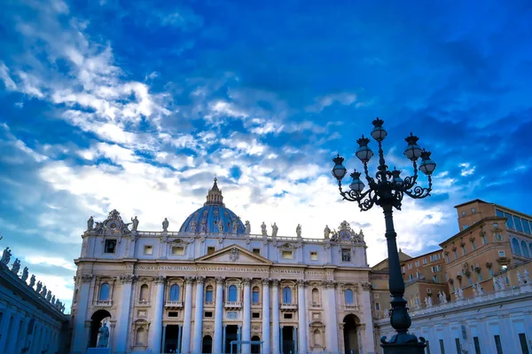 ピエトロ大聖堂とサン ピエトロ広場 イタリア ローマ近郊のバチカン市 — ストック写真