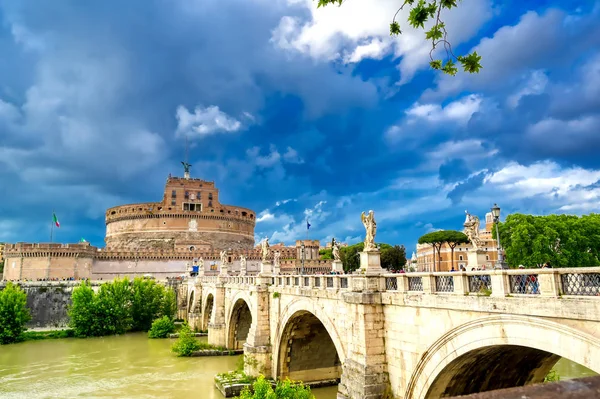 Рим Италия Мая 2019 Замок Святого Ангела Расположенный Реке Тибр — стоковое фото