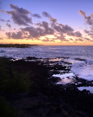Hawaii, Kauai sahilinde gün doğumu,