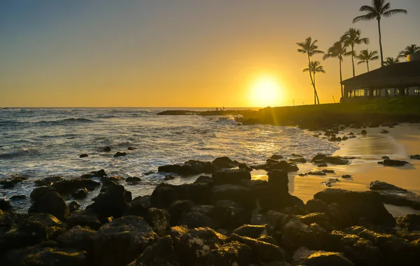 夏威夷考艾岛海岸的日落 — 图库照片