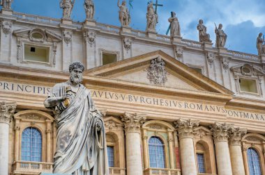 Vatikan Şehri - 30 Mayıs 2019 - St. Peter Bazilikası ve St. Peter Meydanı Roma, İtalya yakınlarındaki Vatikan şehrinde yer almaktadır..