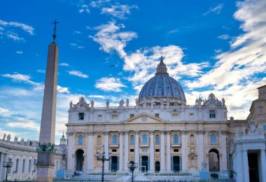 Vatikan Şehri - 30 Mayıs 2019 - St. Peter Bazilikası ve St. Peter Meydanı Roma, İtalya yakınlarındaki Vatikan şehrinde yer almaktadır..