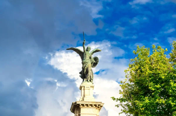 Памятники Мосту Святого Ангела Риме Италия — стоковое фото