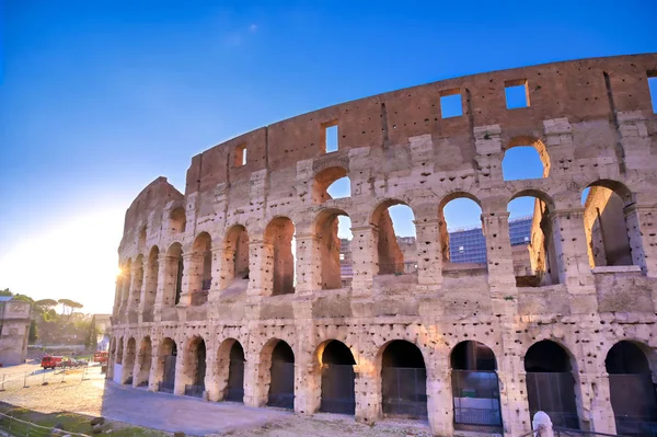 Колизей Расположенный Риме Италия — стоковое фото