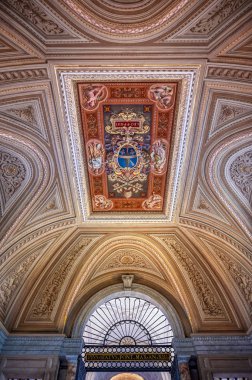 Vatikan Şehri, Vatikan - 31 Mayıs 2019 - 1506 'da Vatikan Müzesi' nin duvarlarında ve tavanında resimler.