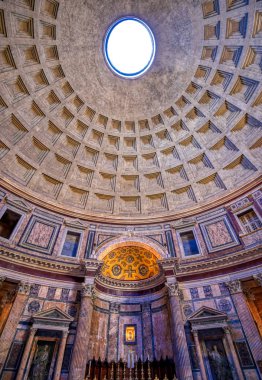 Roma, İtalya - 1 Haziran 2019 - Roma, İtalya 'da bulunan Pantheon' un İçi.