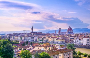 Floransa, İtalya 'daki Floransa Katedrali' nin gündüz görüntüsü.