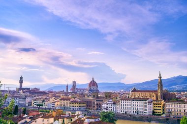 Floransa, İtalya 'daki Floransa Katedrali' nin gündüz görüntüsü.