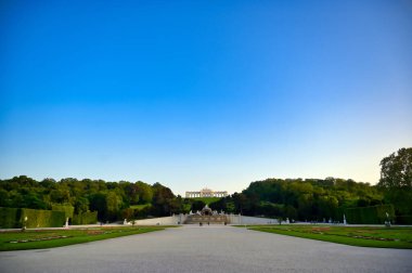 Viyana, Avusturya - 18 Mayıs 2019 - Avusturya 'nın Viyana şehrindeki Schloss Schonbrunn Sarayı Parkı' nda bulunan Glorietta.