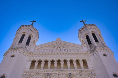 Notre Dame de Fourviere Bazilikası Lyon, Fransa 'ya bakıyor..