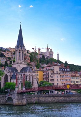 Lyon, Fransa ve Saone Nehri boyunca uzanan mimari.