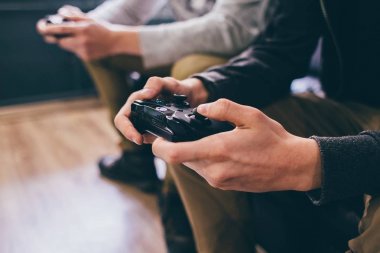 Microsoft Xbox için siyah oyun kumandası