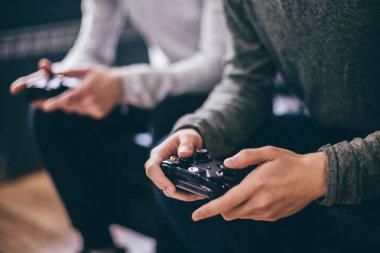 Microsoft Xbox için siyah oyun kumandası