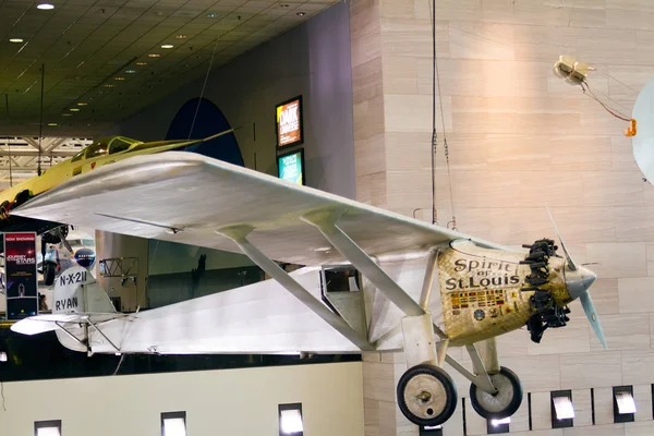 Vliegtuigen van de Spirit of St. Louis van Charles Lindbergh op de Smiths Stockfoto