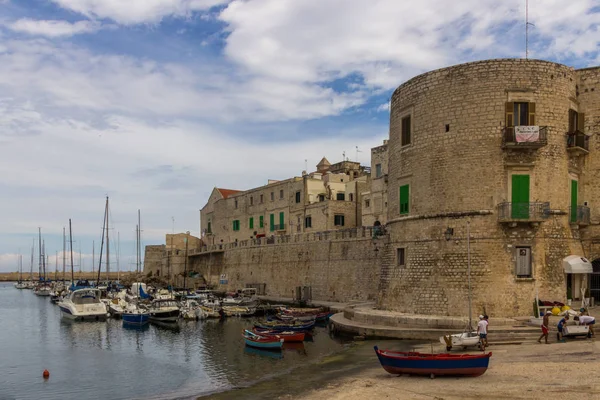 İn Puglia İtalya Adriyatik kıyısında Giovinazzo şehir
