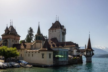 Thun İsviçre Thuner Gölü yakınındaki Oberhofen kalede