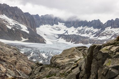 Furka Rhone Buzulu geçmek İsviçre Alpleri'nde
