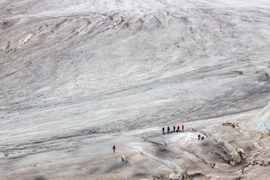 Furka Rhone Buzulu geçmek İsviçre Alpleri'nde