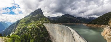 Baraj Emosson İsviçre Alpleri'nde Fransa sınırında