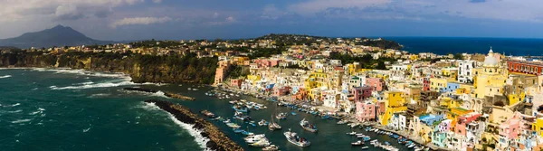 Isla Procida Con Casas Coloridas Puerto Deportivo Bahía Napolitana Italia — Foto de Stock
