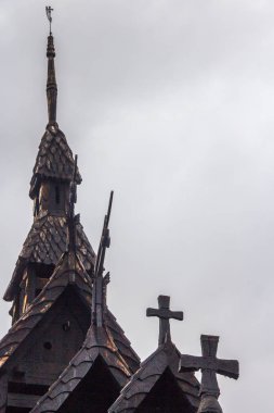 Norveç, Borgund 'daki kilisenin kulesi.