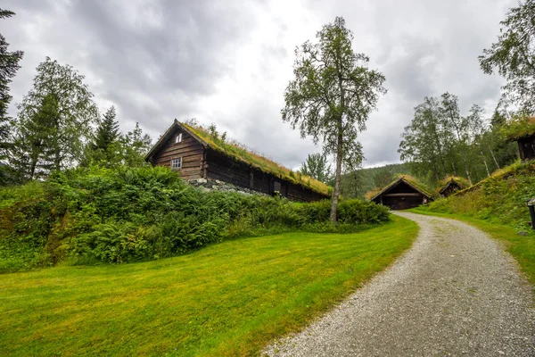 Régi Faházak Egy Régi Farmon Norvégiában — Stock Fotó