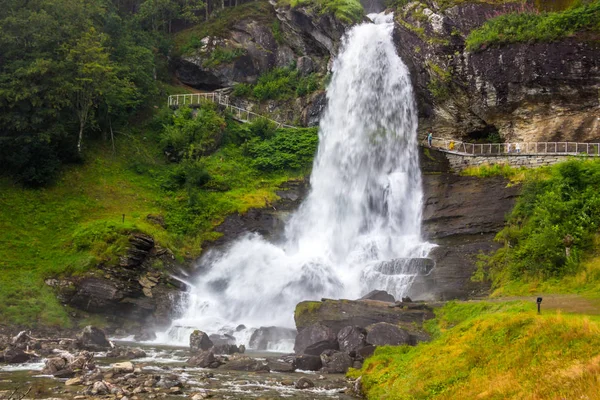 Steinsdalsfossen Waterval Het Dal Noorwegen — Stockfoto