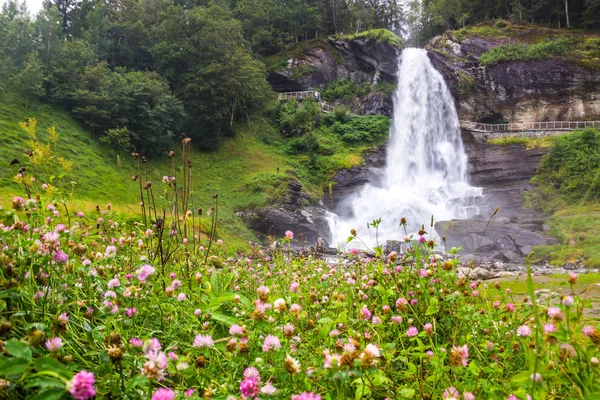 Steinsdalsfossen Waterval Het Dal Noorwegen — Stockfoto