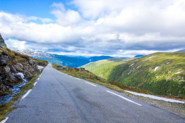 Norveç 'teki Aurlandsfjellet dağ yolu