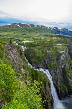 Voringsfossen Şelalesi ve Norveç 'teki Mabodalen Vadisi