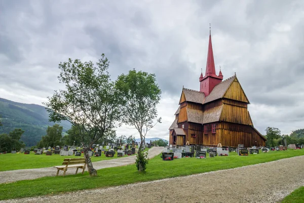 Дерев Яна Церква Кладовище Рінгебу Норвегія — стокове фото