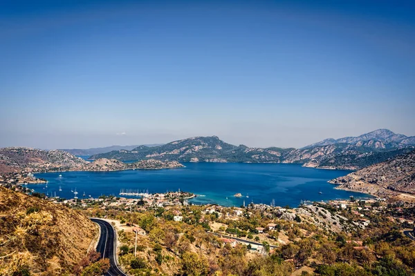 Vista altında bir Selimiye, açık mavi gökyüzü Bozburun Yarımadası Ma