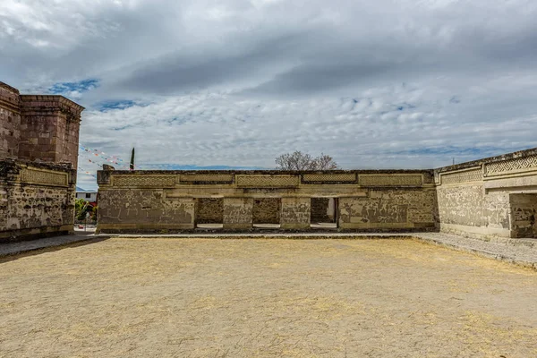 Tarihi anıt bir antik Mesoamerican şehir