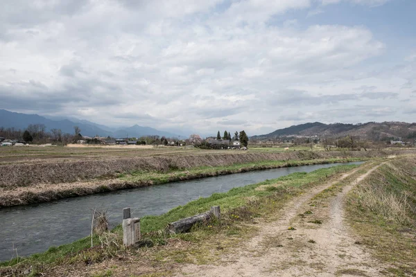 Un paisaje de región montañosa —  Fotos de Stock