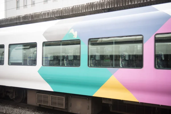 Comboio que passa no Japão — Fotografia de Stock