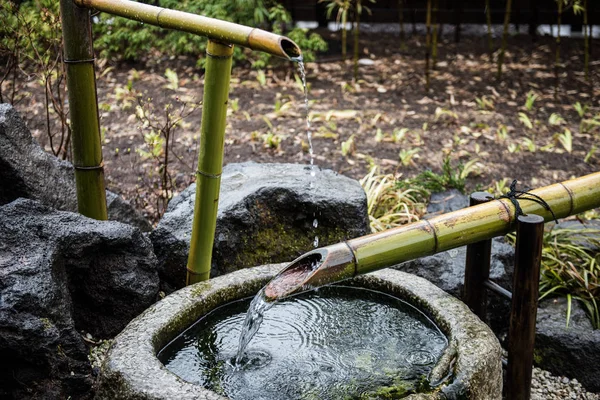 Бамбук, зробили системи водопостачання — стокове фото