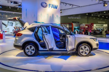 Moskova - Ağustos 2016: 20 Ağustos 2016 yılında Moskova, Rusya Mias Moskova Uluslararası Otomobil salonunda sunulan Faw X80