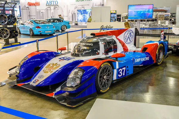 MOSCÚ - AGO 2016: BR01 SMP Racing LMP2 presentado en el Salón Internacional de Automóviles MIAS Moscú el 20 de agosto de 2016 en Moscú, Rusia — Foto de Stock