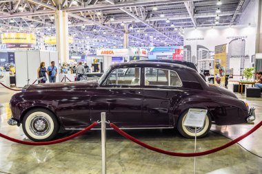 Moskova - Ağustos 2016: Rolls-Royce bulut III üzerinde 20 Ağustos 2016 yılında Moskova, Rusya Mias Moskova Uluslararası Otomobil salonunda sunulan 1964