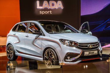 Moskova - Ağustos 2016: Vaz Lada Xray kavramı üzerinde 20 Ağustos 2016 yılında Moskova, Rusya Mias Moskova Uluslararası Otomobil salonunda sunulan