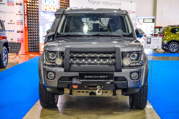 MOSCOW - AGO 2016: Land Rover Discovery IV apresentado no MIAS Moscow International Automobile Salon em 20 de agosto de 2016 em Moscou, Rússia — Fotografia de Stock
