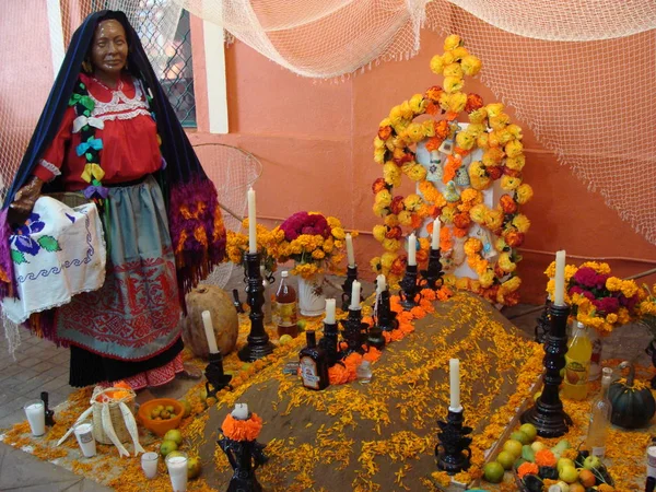 Mexican Day of the Dead altar — Stock Photo, Image