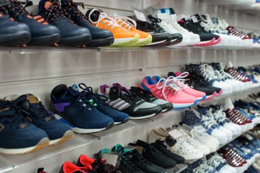 Spor Ayakkabı mağazasında