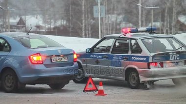Novokuznetsk, Rusya Federasyonu - 07 Ocak 2017: polis arabası kaza mahallindeki